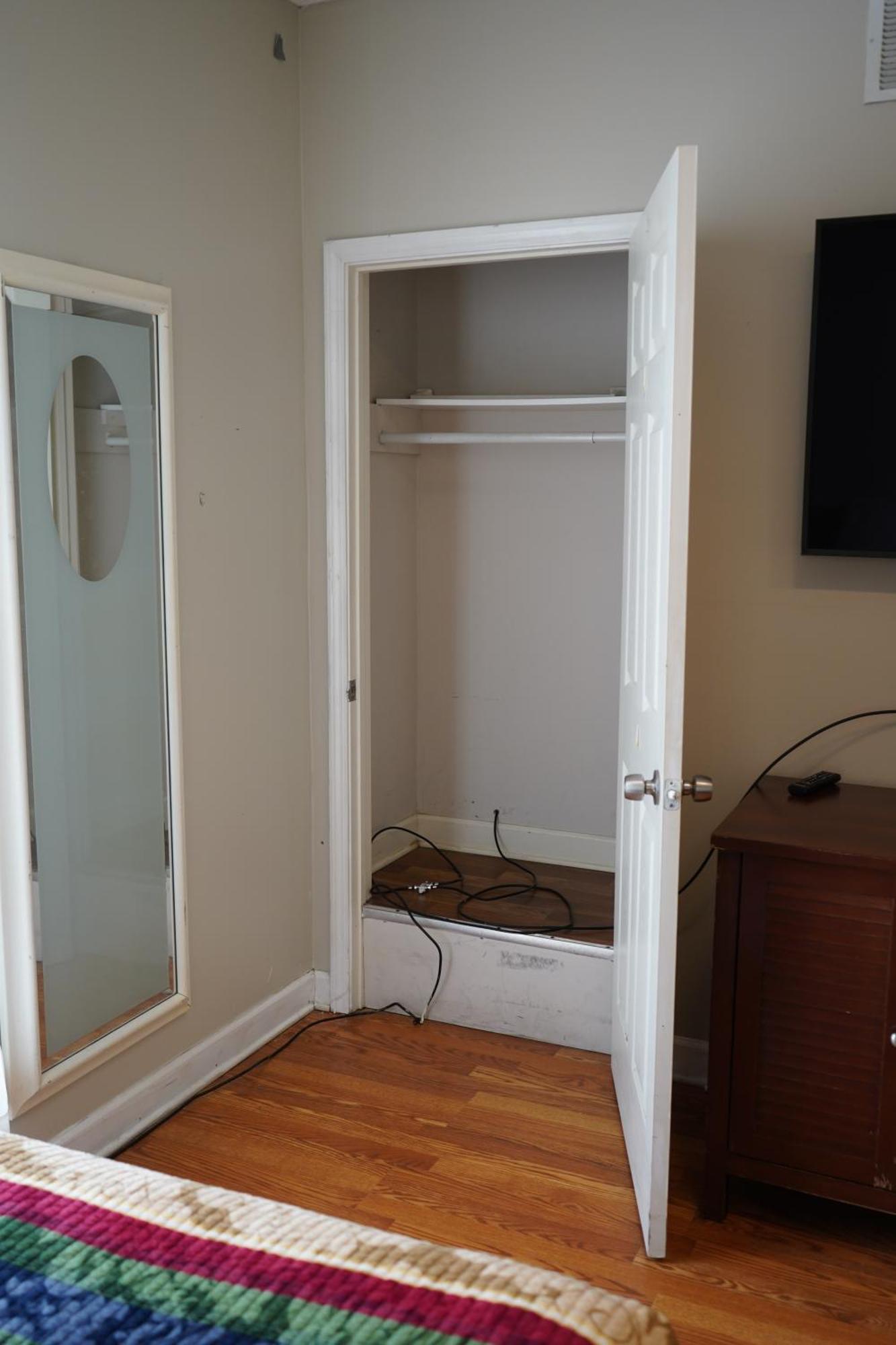 Chic Midtown 6br Main House And 3br