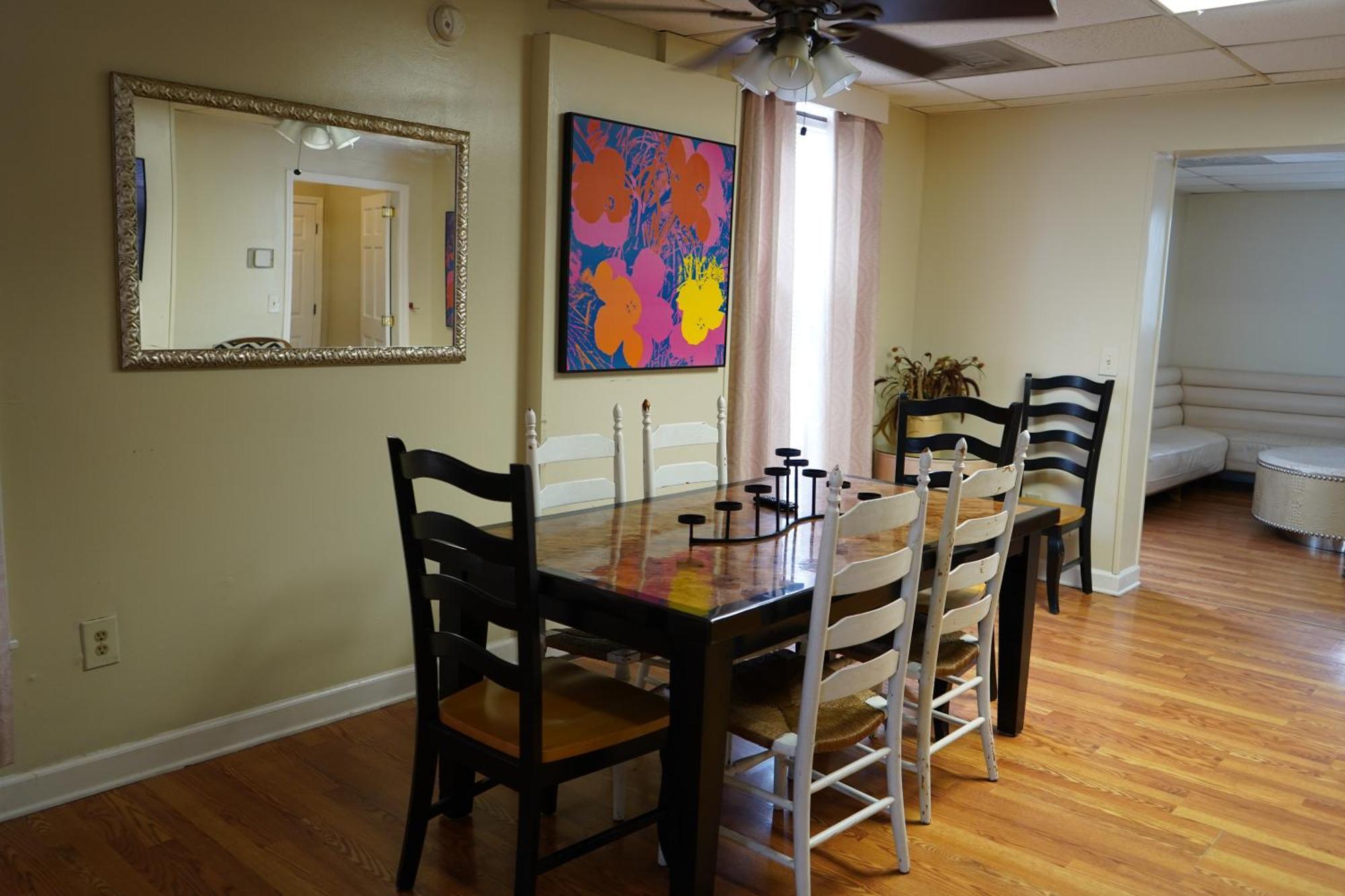 Chic Midtown 6br Main House And 3br Holiday home