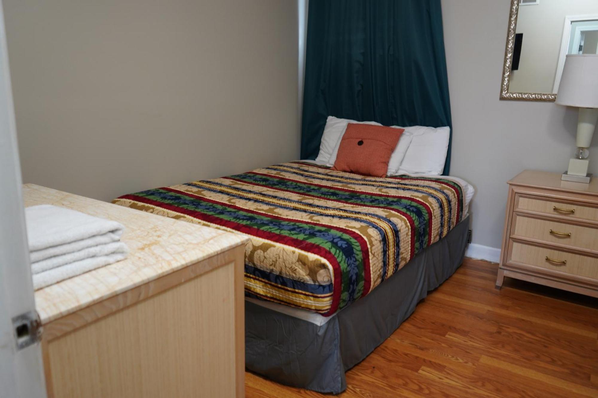 Holiday home Chic Midtown 6br Main House And 3br *