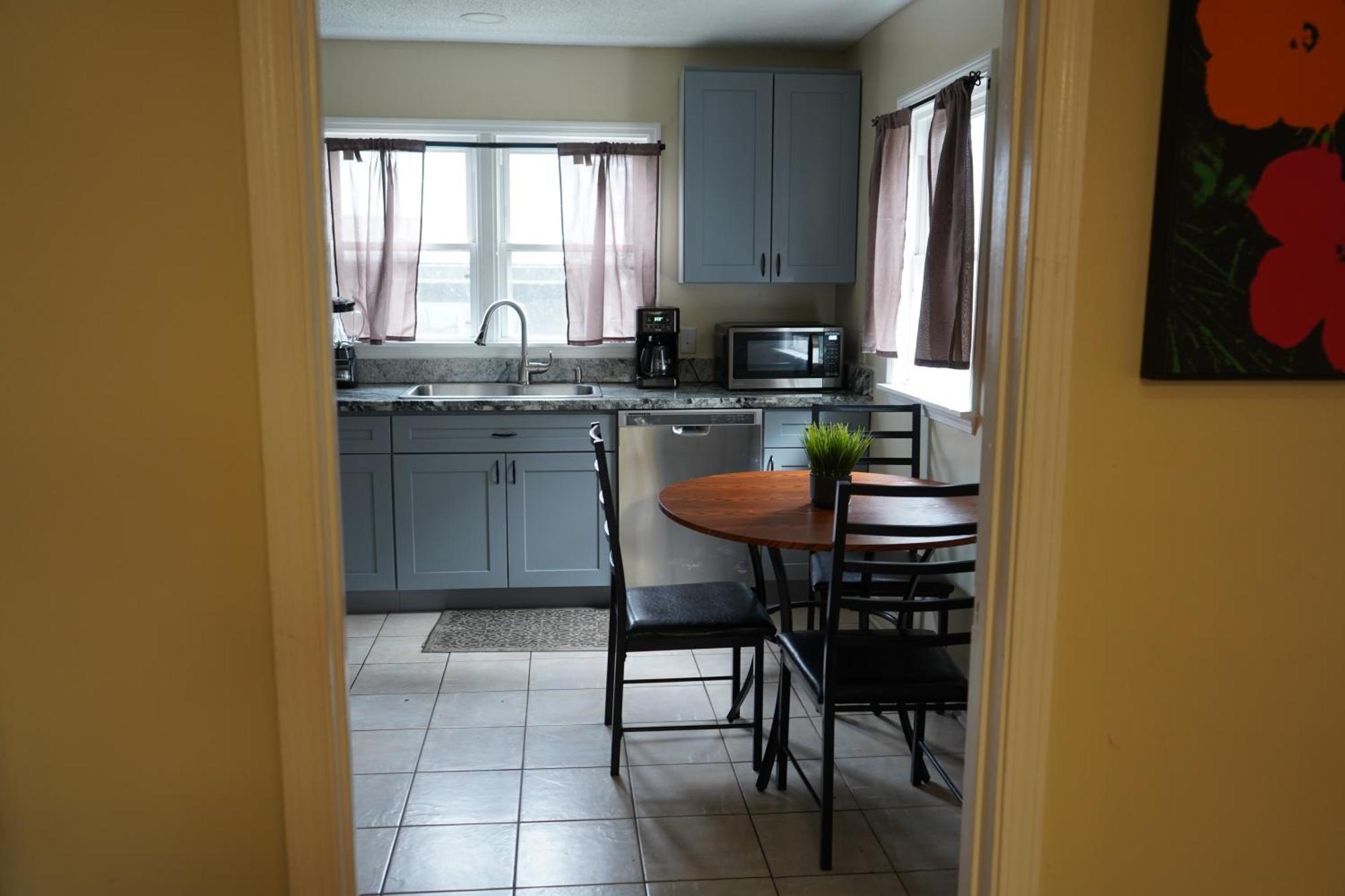 Chic Midtown 6br Main House And 3br