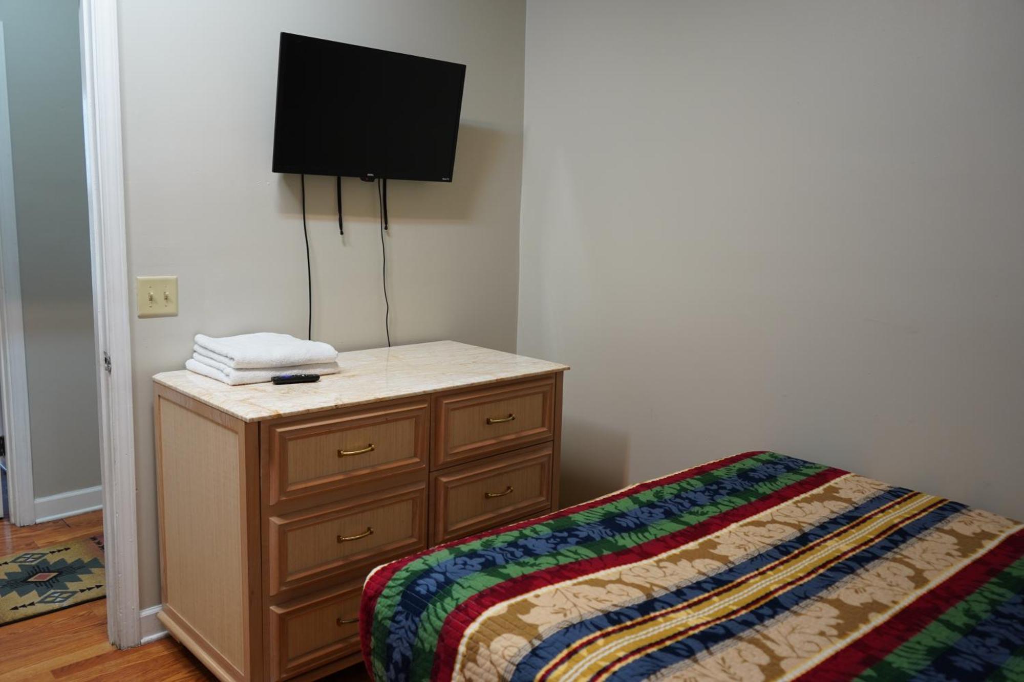 Chic Midtown 6br Main House And 3br Holiday home