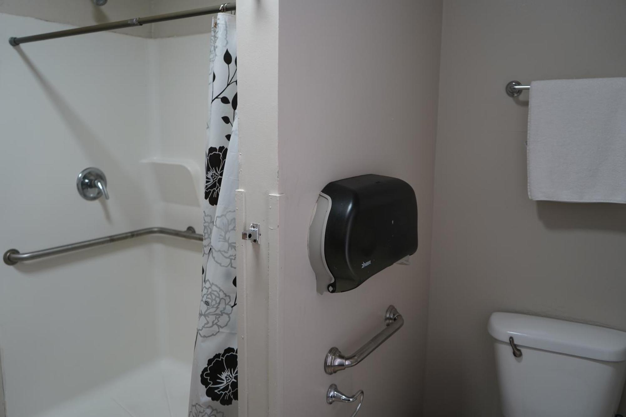 Chic Midtown 6br Main House And 3br Holiday home